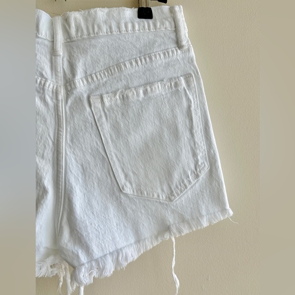 Abercrombie & Fitch The Mom Short High Rise White Denim Women's Shorts Size 28/6 - Picture 15 of 16